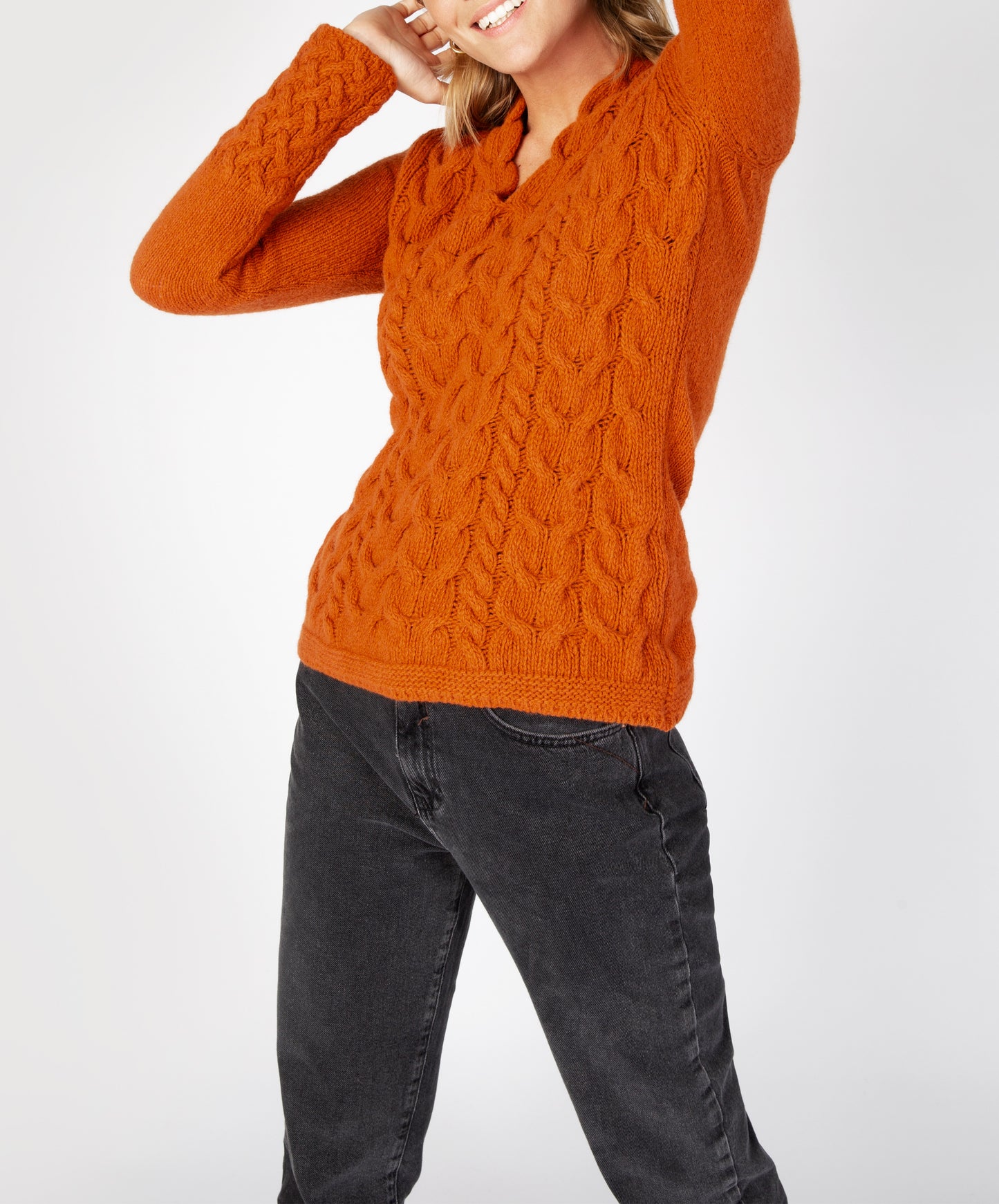 IrelandsEye Knitwear Horseshoe Cable V Neck Terracotta