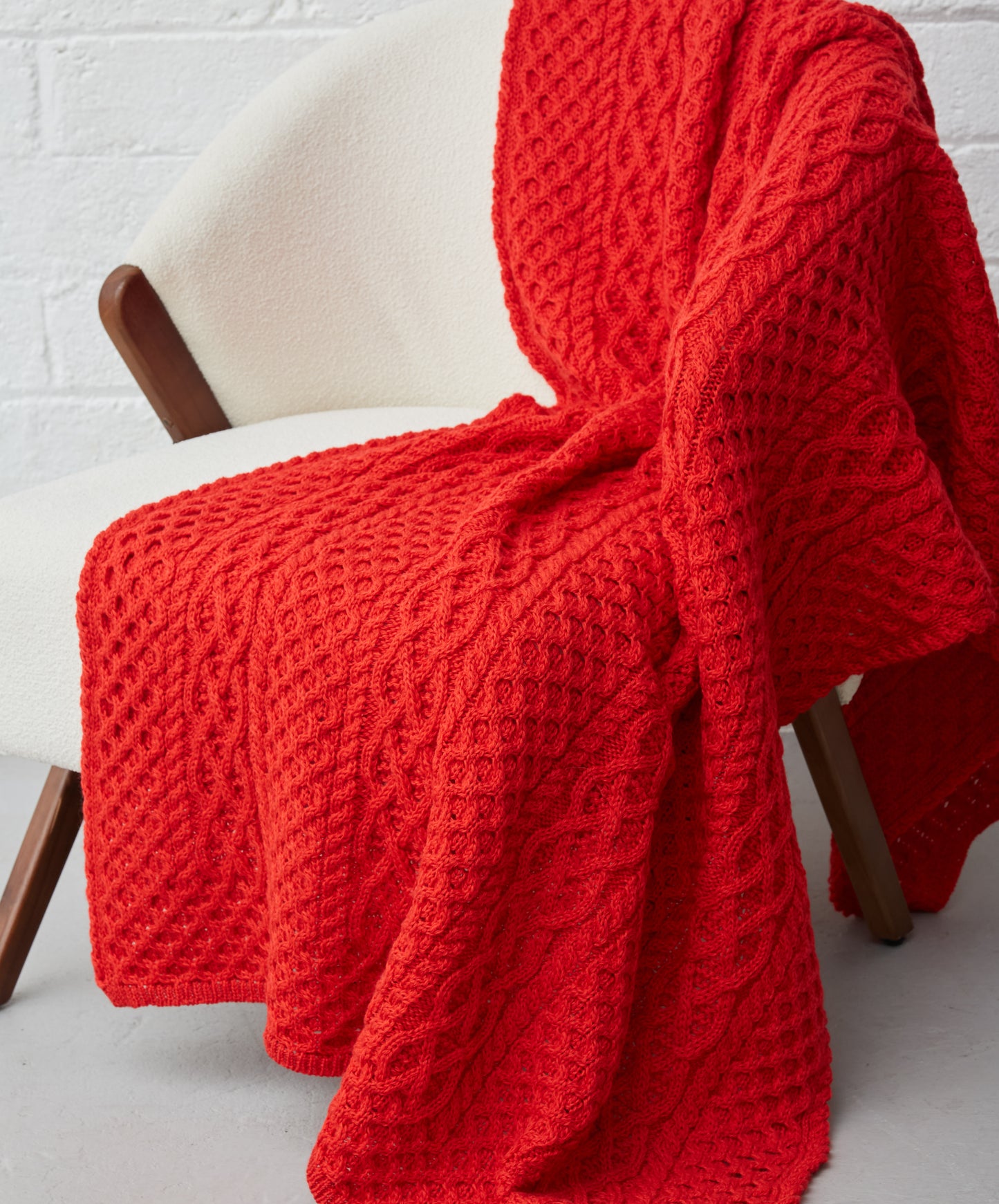 IrelandsEye Knitwear Aran Throw Scarlet