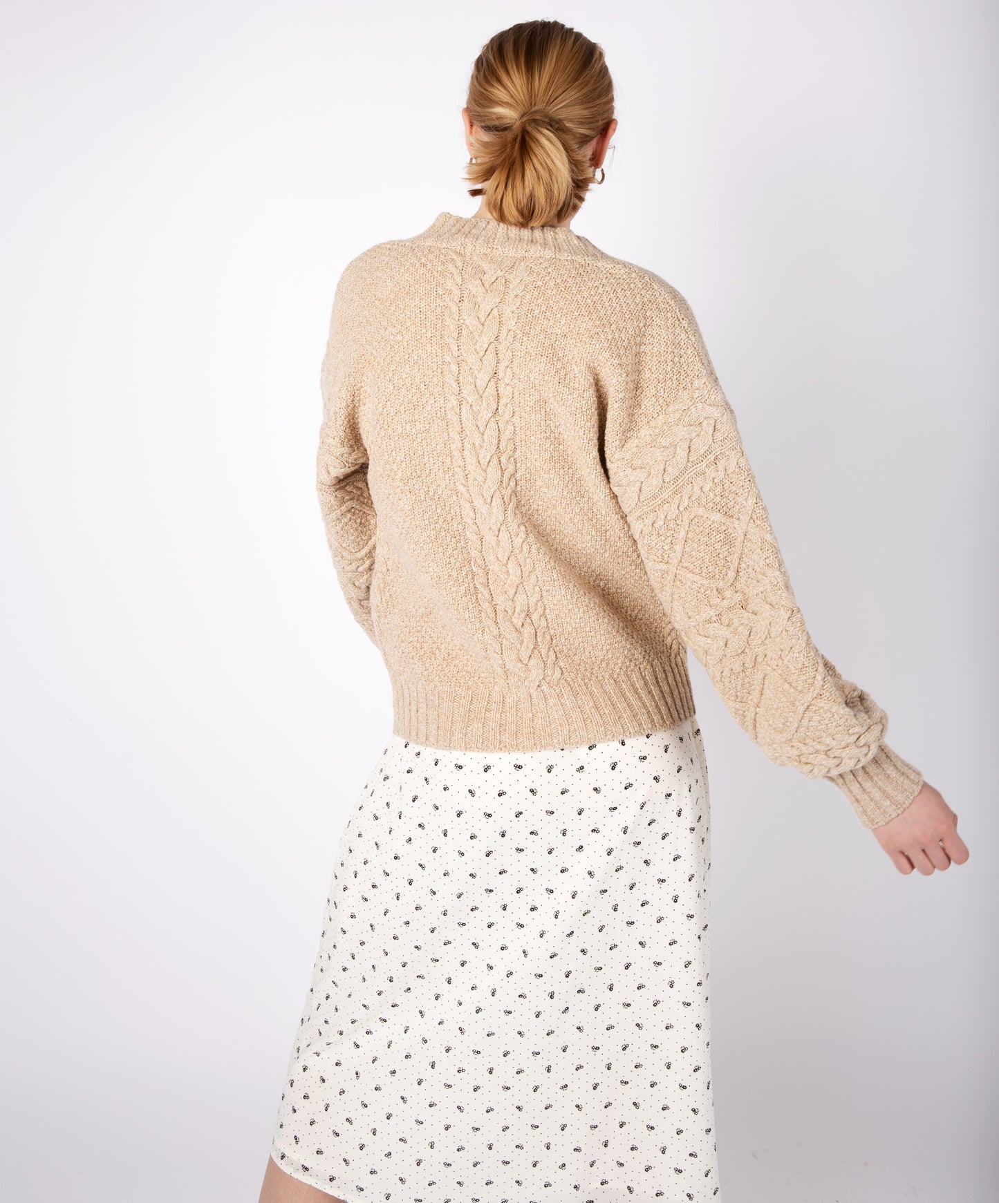 IrelandsEye Knitwear Women's Knitted 'Thistle' Cable Knit Sleeves Cardigan Seashell