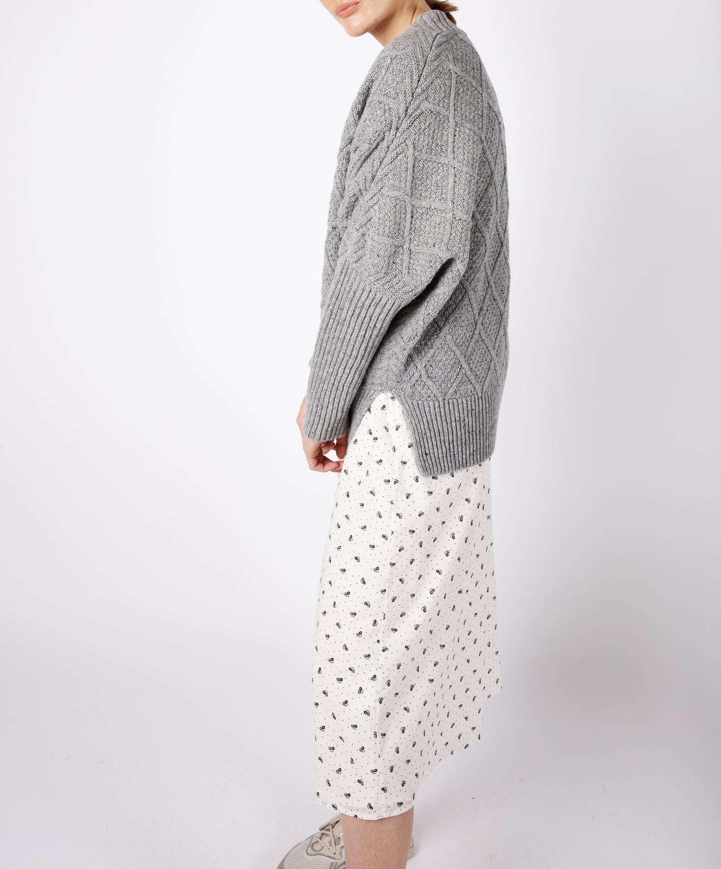 IrelandsEye Knitwear Brome Batwing Diamond Pattern Cardigan in Pearl Grey Medium