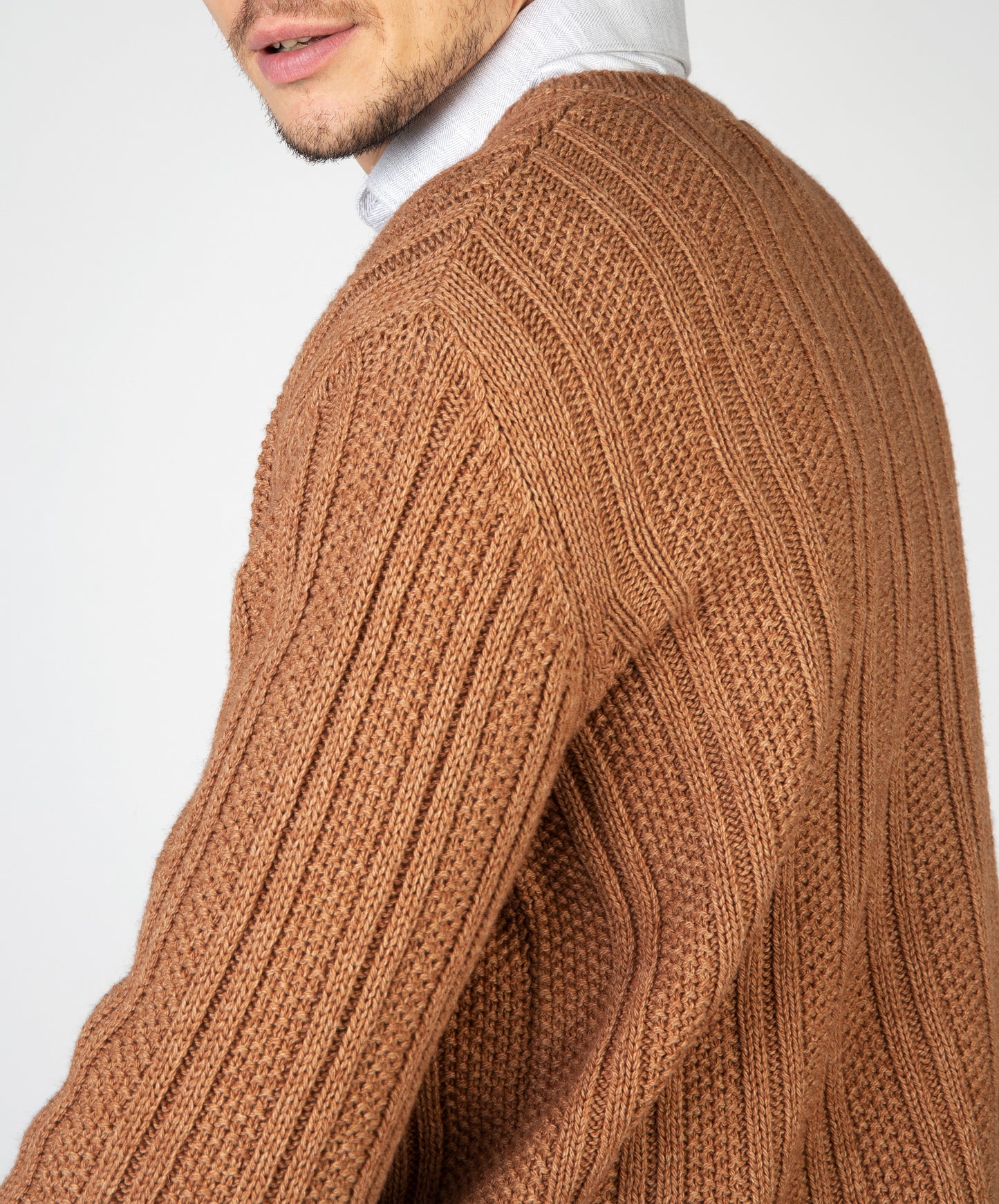 Perlmusterstreifen-V-Pullover, Muskat