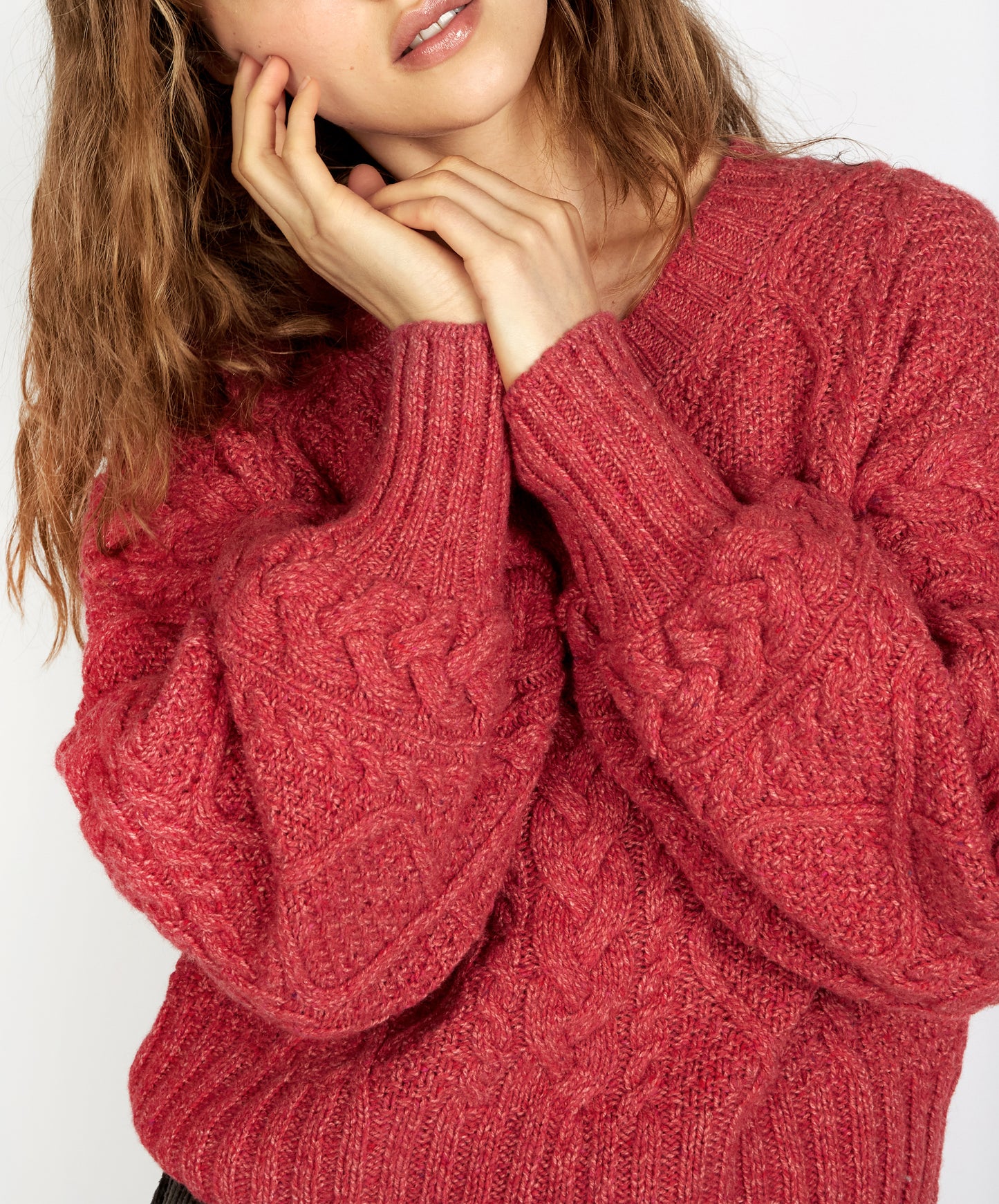 IrelandsEye Knitwear Rosehip Cable Knit Cropped Sweater Coral