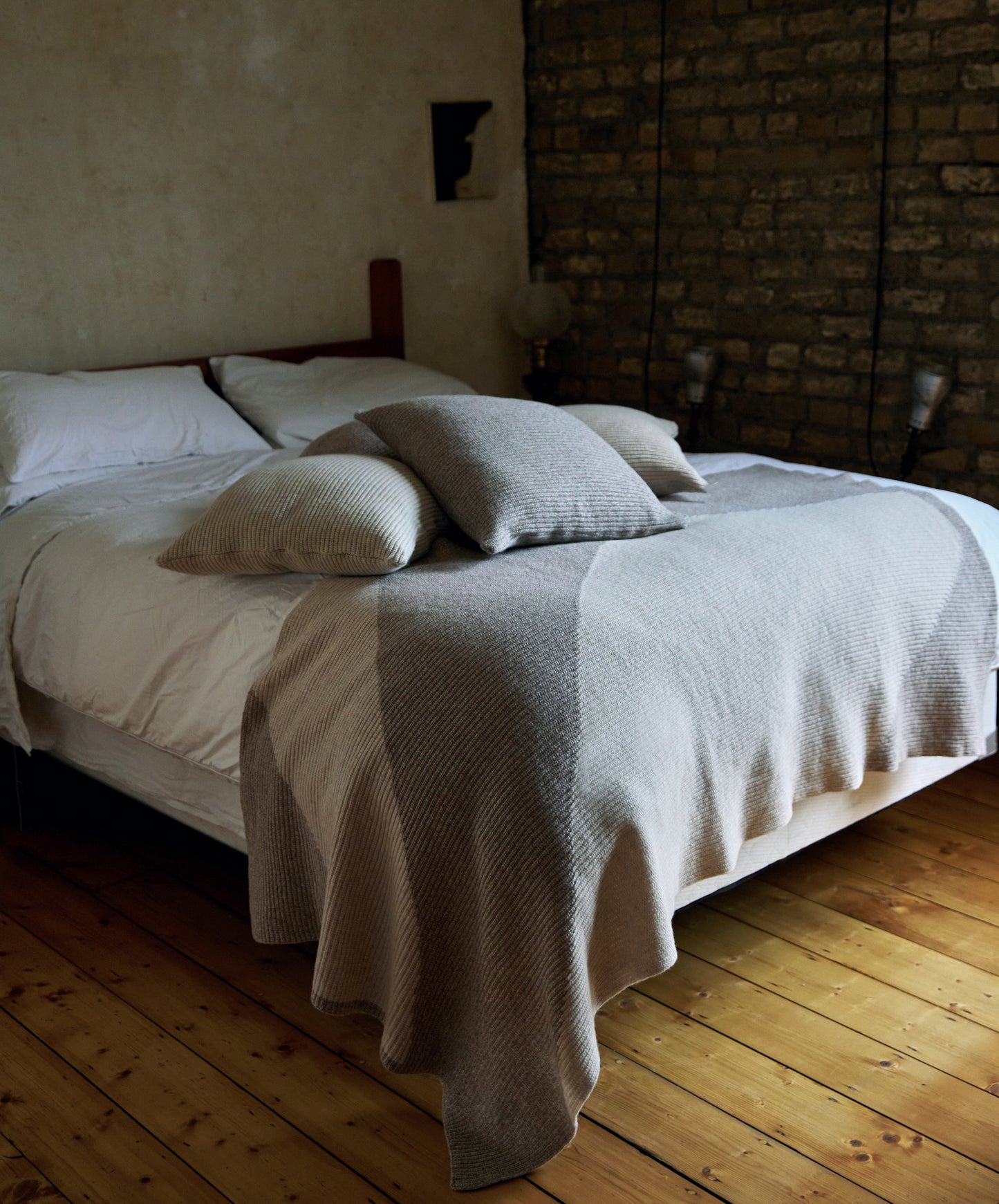 IrelandsEye Knitwear Wren Intarsia Throw Eggshell & Boneand Havilah Pillow in Eggshell & Bone,