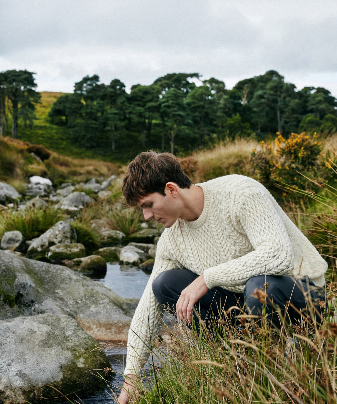 IrelandsEye Knitwear Men's Cuileann Aran Crew Neck Sweater in Natural