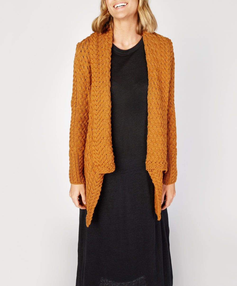 Wasserfall-Strickjacke für Damen in goldenem Ocker – IrelandsEye