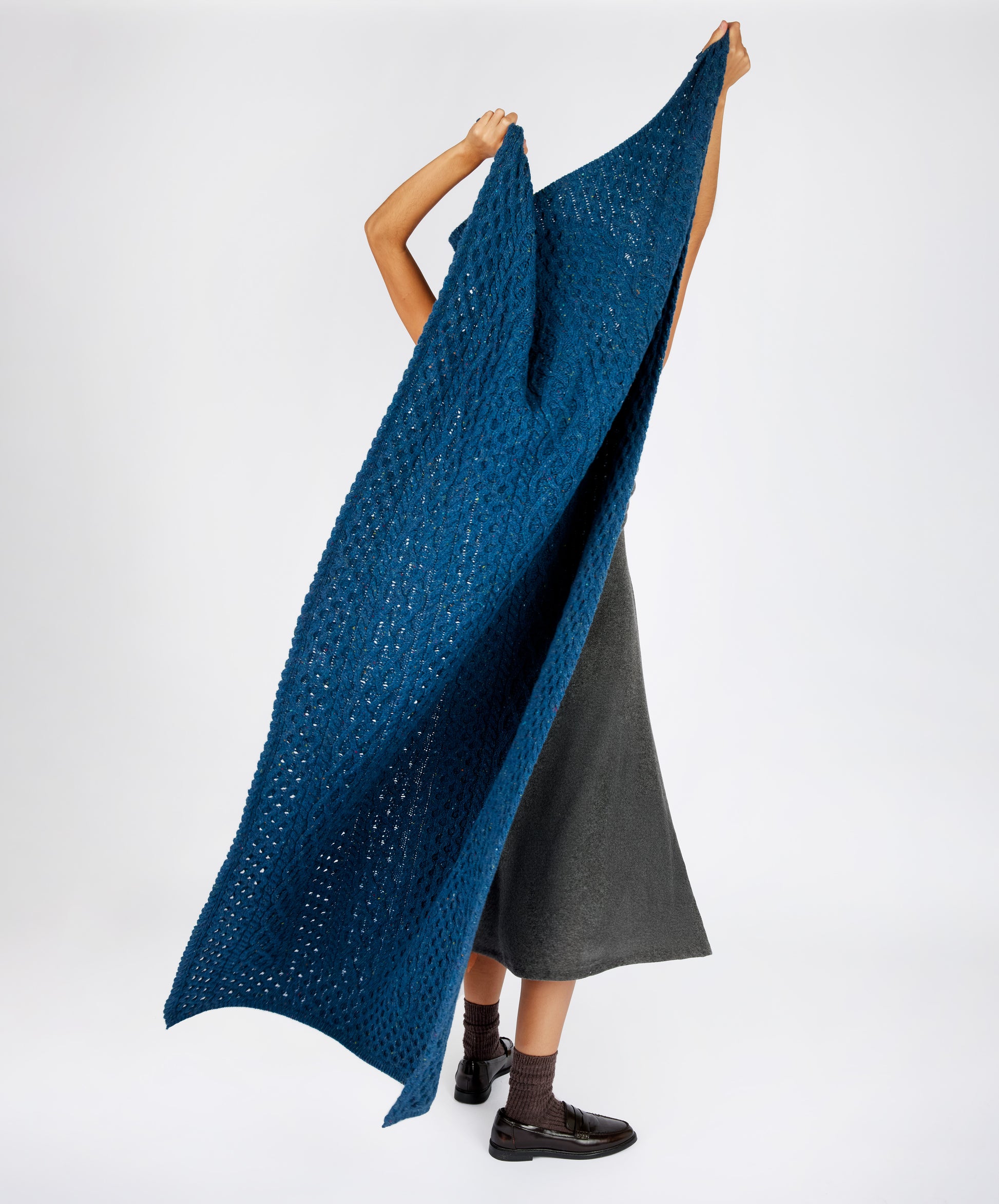 IrelandsEye Knitwear Luxe Aran Throw Ink Marl