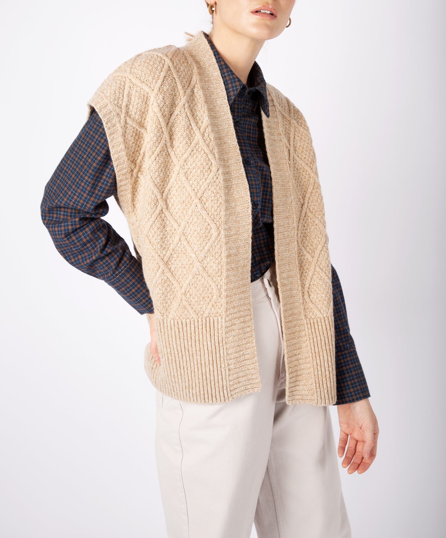 IrelandsEye Knitwear Women's Knitted 'Nettle' Diamond Pattern Vest in Seashell