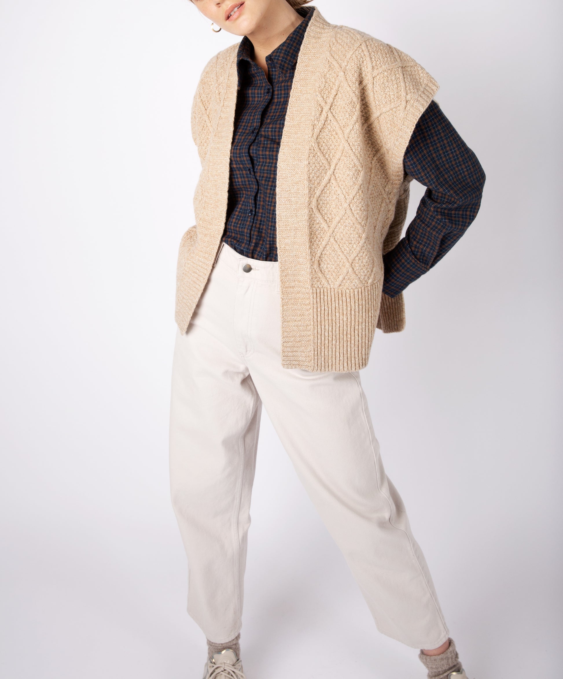 IrelandsEye Knitwear Women's Knitted 'Nettle' Diamond Pattern Vest in Seashell