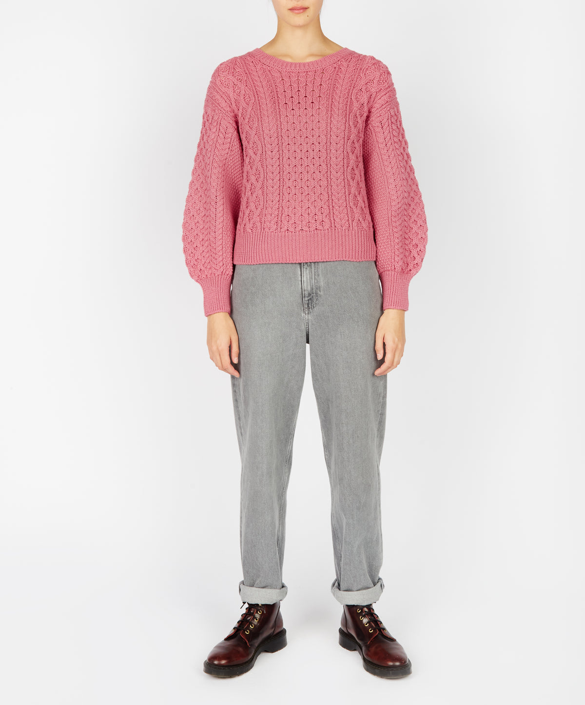IrelandsEye Knitwear Honeysuckle Cropped Aran Sweater Rosa Pink