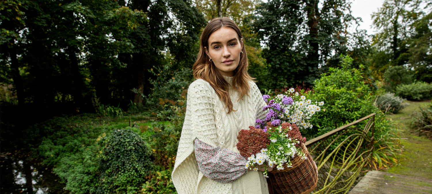 A952 'Crocus' Horseshoe Cable Cape in Natural Merino