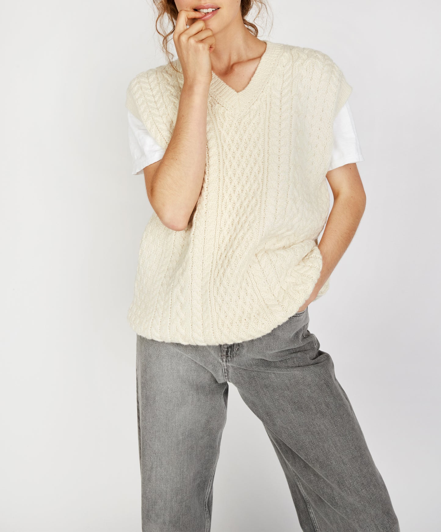 IrelandsEye Knitwear Womens Birch Aran V-Neck Sweater in Natural