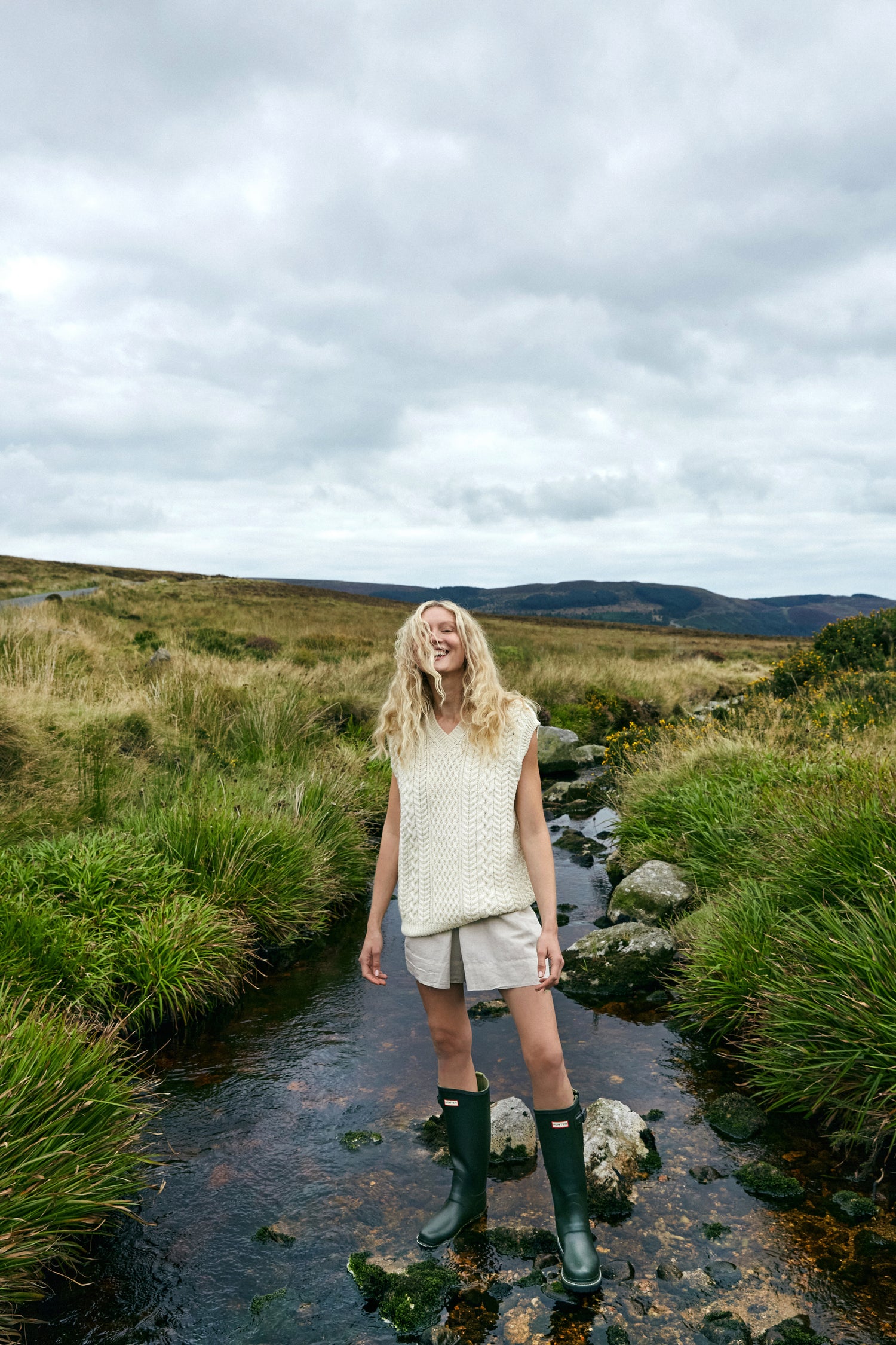 IrelandsEye Knitwear Birch’ Aran V-Neck Vest in Natural Merino
