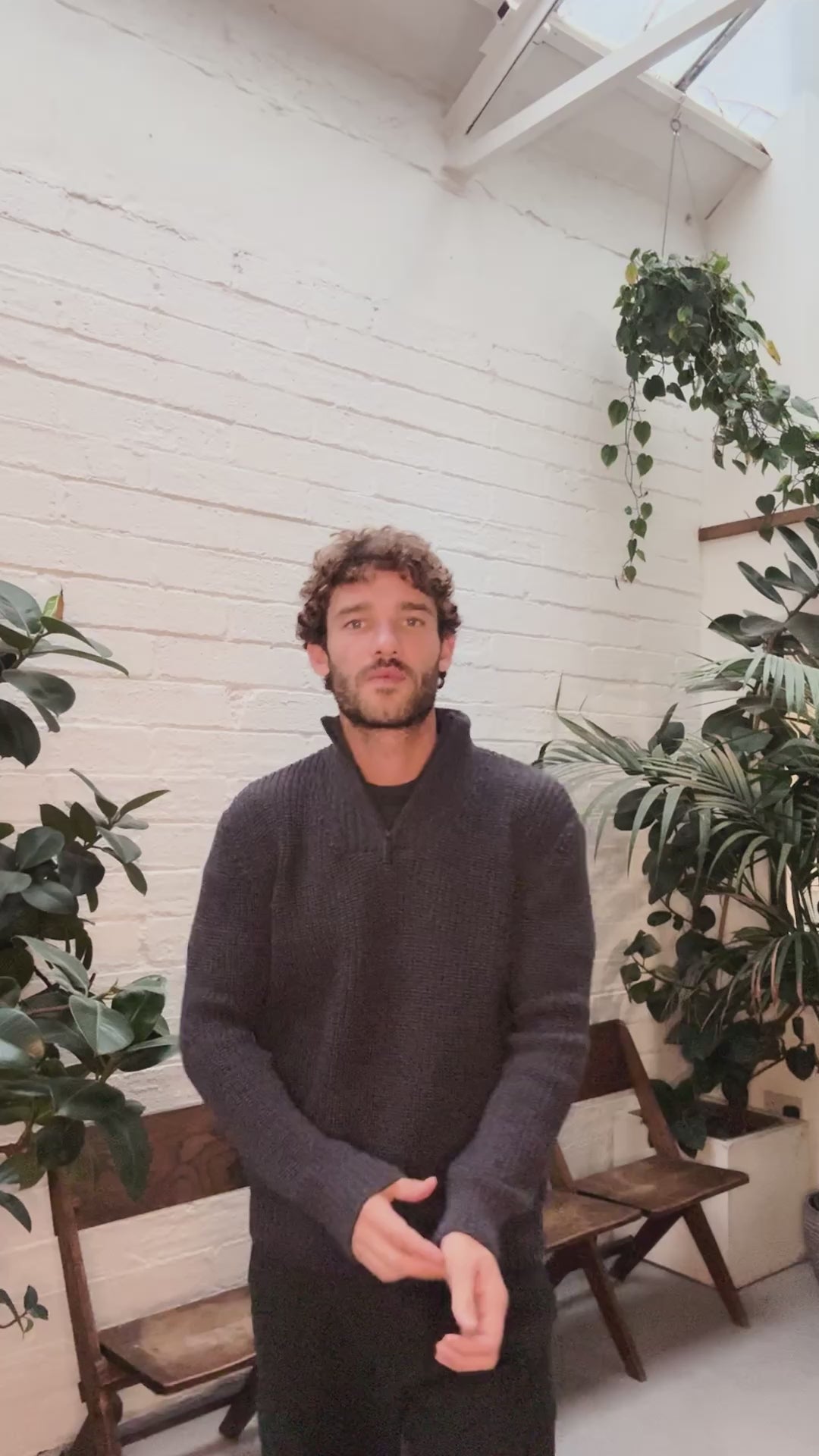 IrelandsEye Knitwear Reefer Ribbed Zip Neck Sweater in Navy