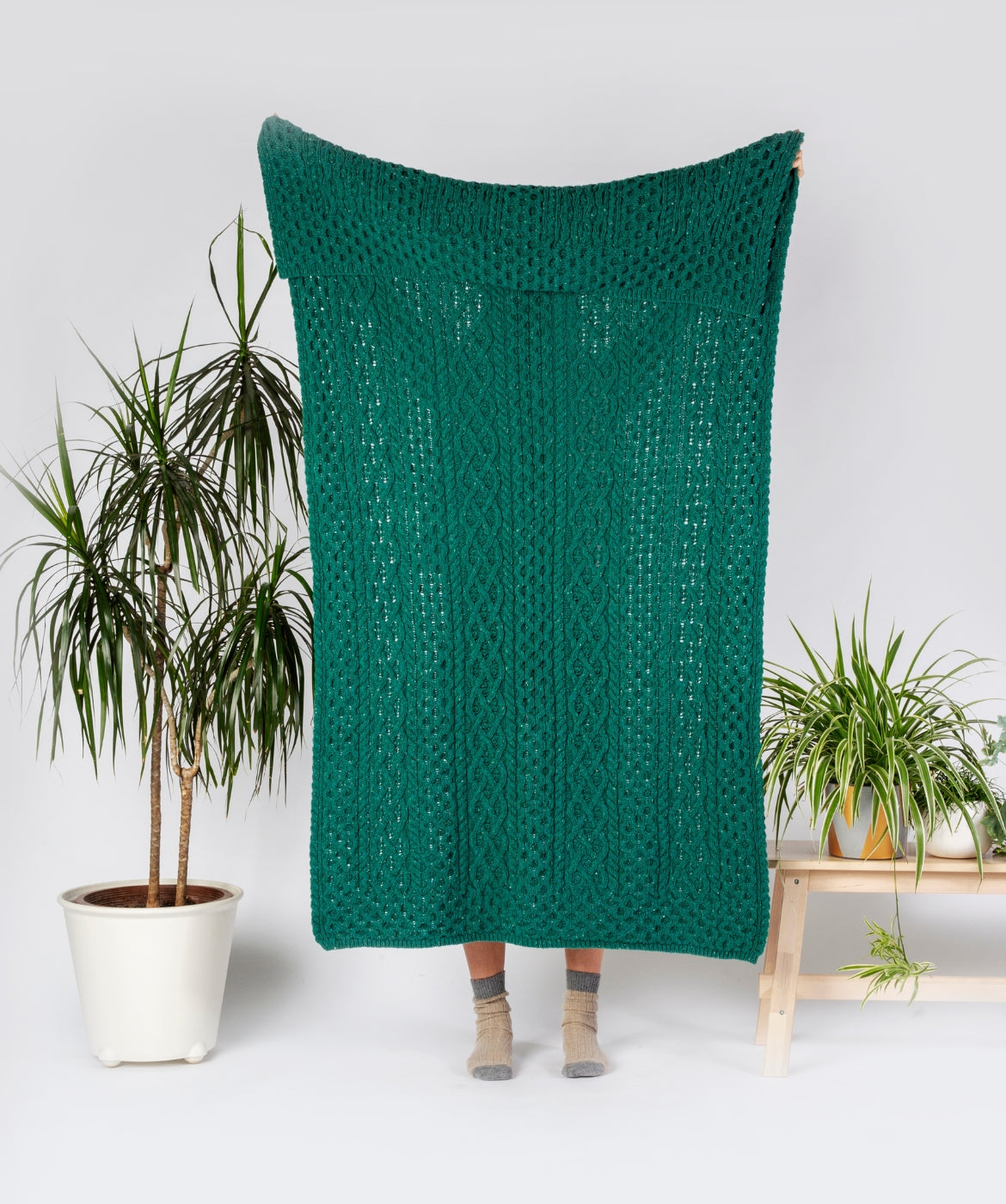 IrelandsEye Knitwear Luxe Aran Throw Green Garden